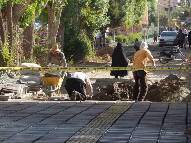 پیاده روی خیابان اصلی شهر قیدار سنگ فرش شد/تصاویر