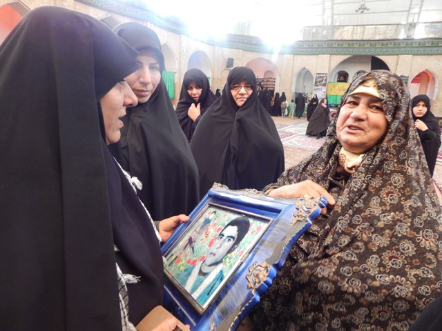 دیدار رزمنده دفاع مقدس با مادران شهید در خدابنده+تصاویر