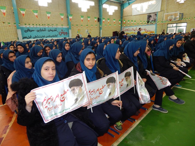 هدف اصلی انقلاب اسلامی،براندازی حکومت استبداد بود/نواختن زنگ انقلاب در مدارس خدابنده+تصاویر