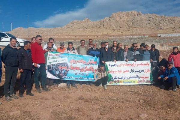 همایش پیاده روی روز زمین پاک در خدابنده برگزار شد+عکس