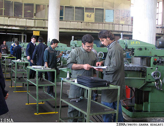 انجام 7200 مورد نظارت بر طرح‌های اشتغال‌زا در خدابنده