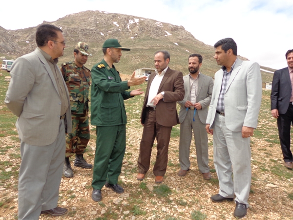 بازدید فرماندار شهرستان خدابنده از تمرین نظامی دانش آموزان در دوره آمادگی دفاعی
