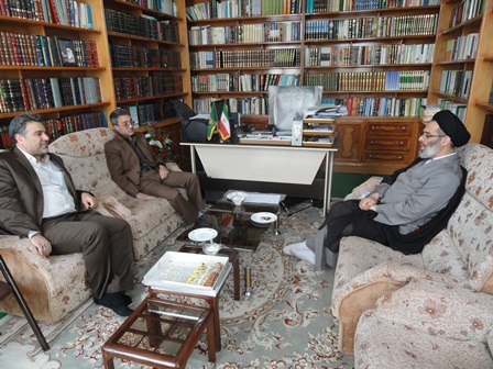دیدار ریاست بانک ملی مرکزی شهرستان خدابنده با امام جمعه شهر قیدار