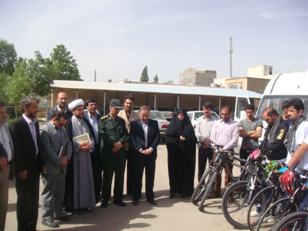 اعزام کاروان دوچرخه سواران شهرستان خدابنده به مرقد امام خمینی (ره)/تصویر