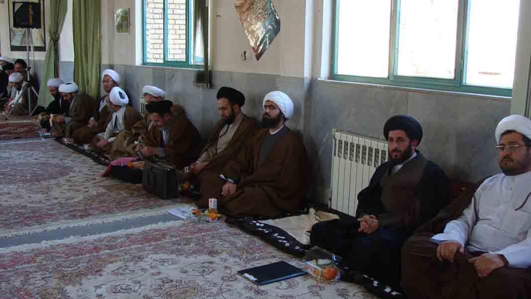 همایش بصیرتی طلاب در حرم حضرت قیدار نبی (ع)برگزار شد