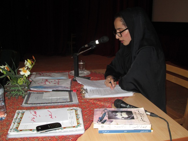 برگزاری جشنواره شعر فجر و نمایشگاه فرهنگی به مناسبت دهه فجر در خدابنده/تصویر