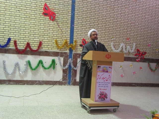 زن در نهاد خانواده نقش محوری دارد /برگزاری جشن میلاد کوثر در خدابنده+تصویر