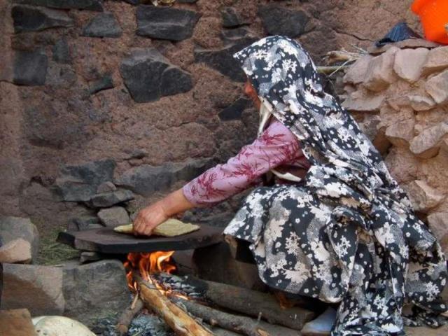 پخت نان محلی در خدابنده+تصاویر