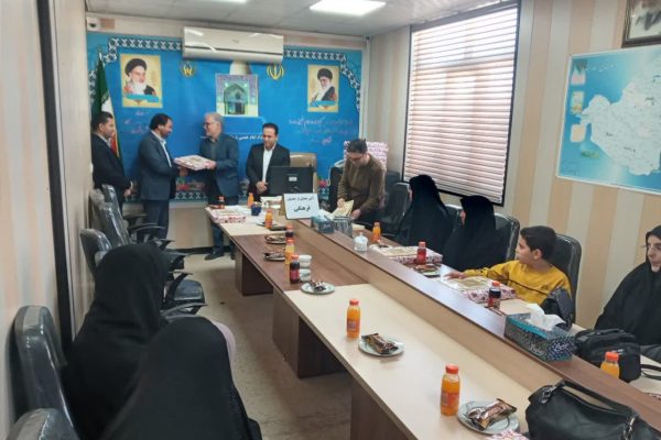 تجلیل از حامیان فرهنگی کمیته امداد خدابنده