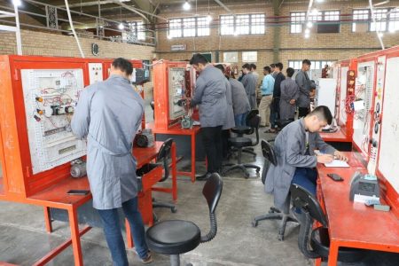 مهارت‌آموزی به کاهش بیکاری کمک می‌کند