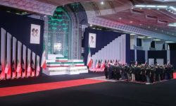 جهان به احترام رهبر شهید ایران ایستاد+فیلم