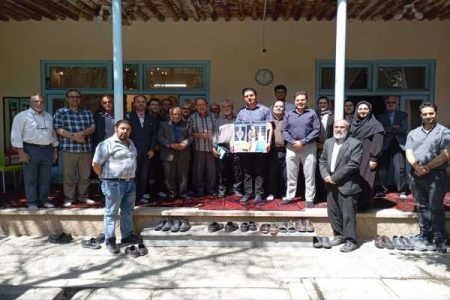 تکریم مفاخر، گام نخست برندسازی