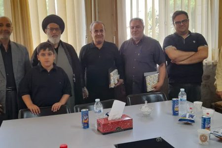 تجلیل امام جمعه قیدار از مدیرعامل شرکت سرنگ شفا