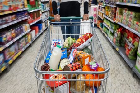 زنجیره تامین زنجان به توهمات دشمن پاسخ داد